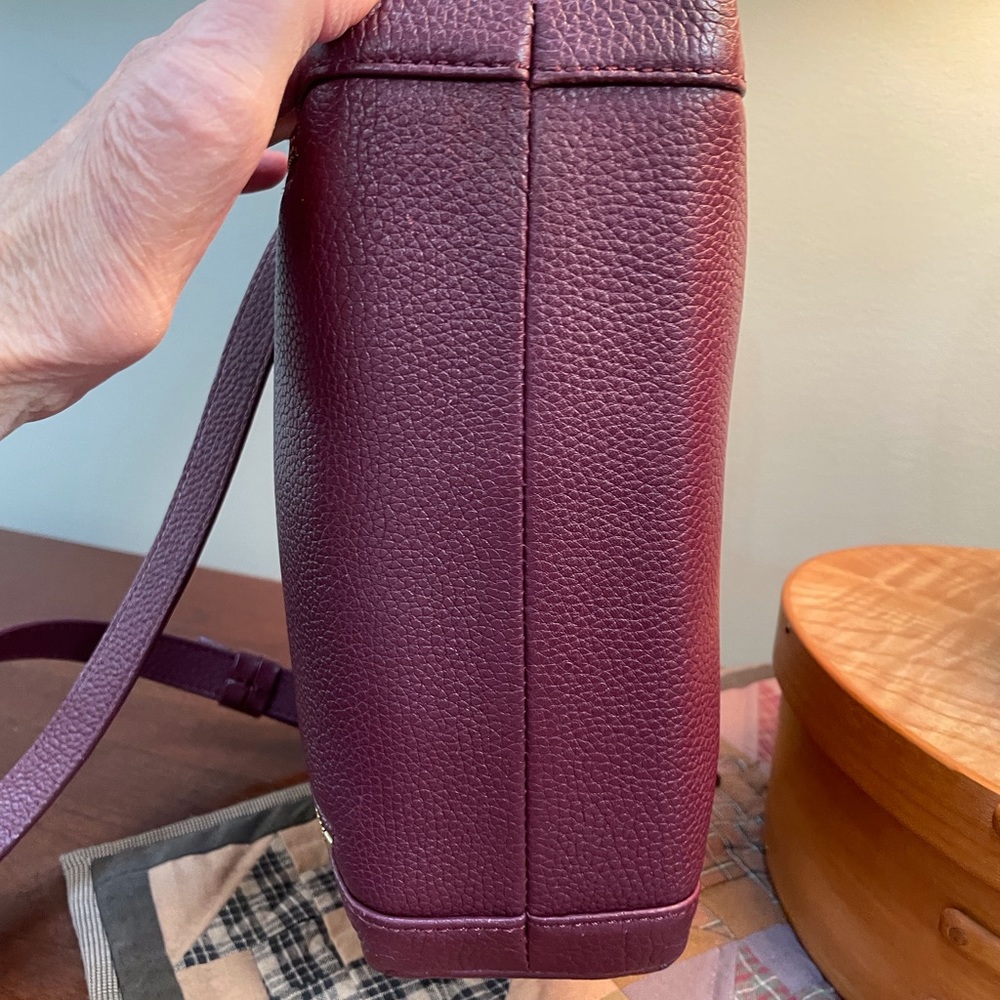 Radley London leather Fountain Road crossbody bag - Picture 6 of 11